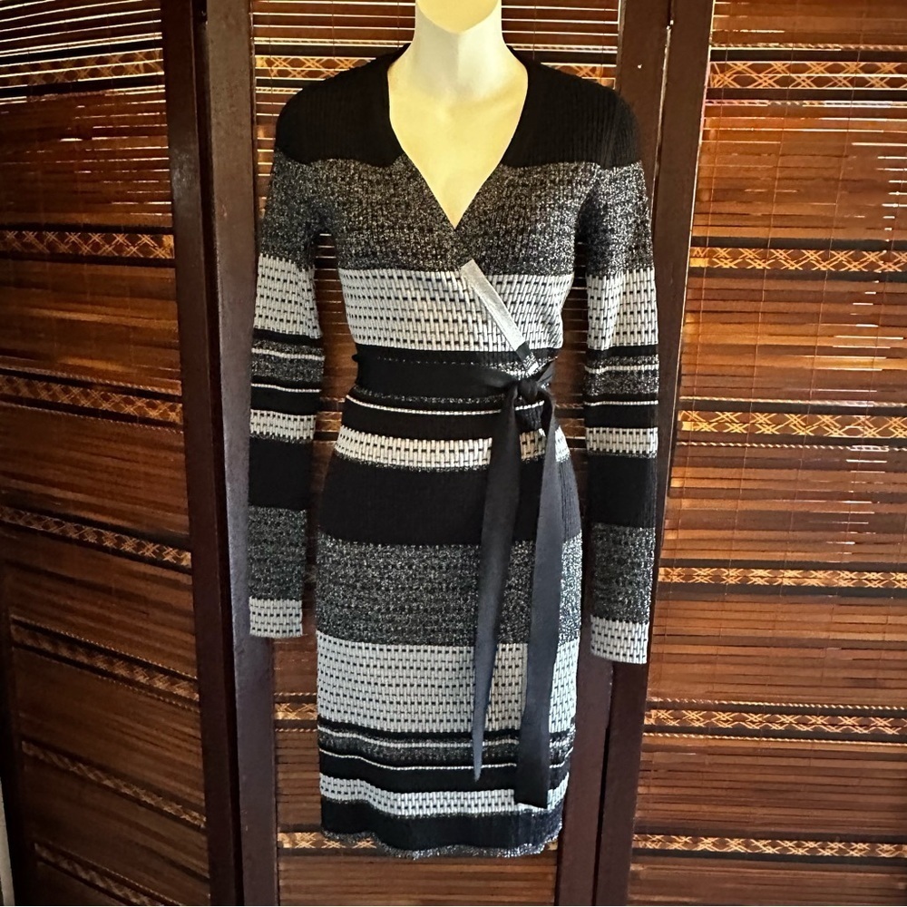 Diane Von Furstenberg DVF Knit Black Stripe Dress US Small